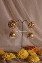 Load image into Gallery viewer, PARNIKA KUNDAN EARRINGS