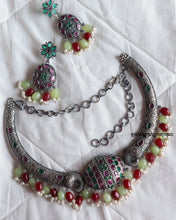 Load image into Gallery viewer, Vasudha Choker Necklace Set
