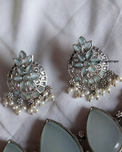 Load image into Gallery viewer, Sabeen Mint Green Necklace Set