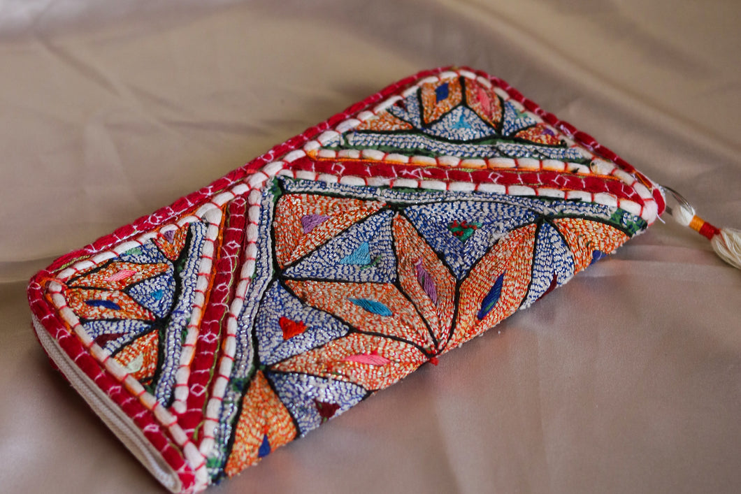 BOHO CLUTCHES