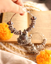 Load image into Gallery viewer, Leela Hoop Jhumka
